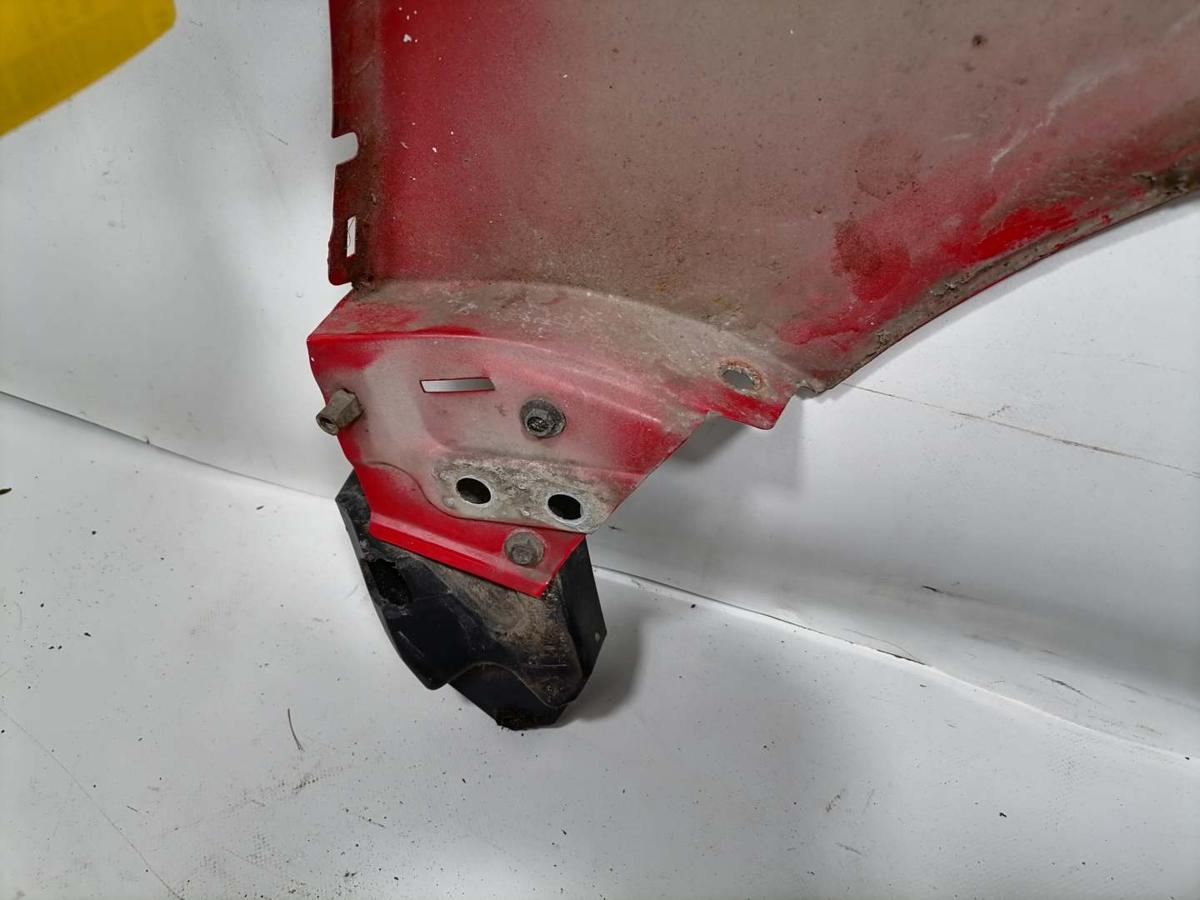 VW Fox original Kotfl&uuml;gel vorn rechts LY3D Tornadorot Bj.2005